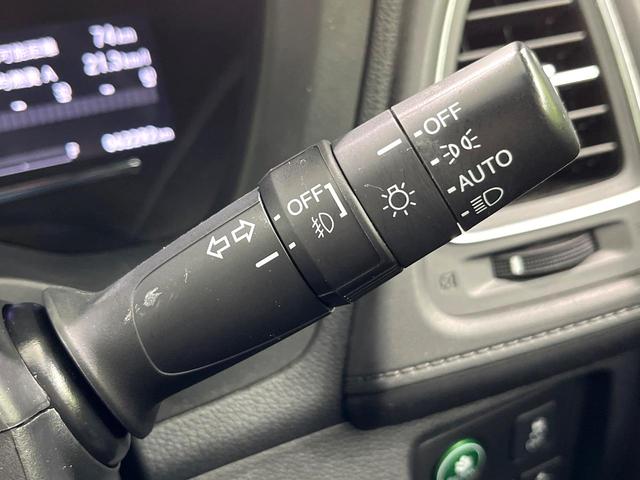 ヴェゼル ハイブリッドＺ・ホンダセンシング　純正８型ナビ　バックカメラ　前席シートヒーター　電動パーキングブレーキ　ＬＥＤヘッド＆フォグランプ　スマートキー　Ｂｌｕｅｔｏｏｔｈ再生　ＥＴＣ　ドライブレコーダー　純正１７インチアルミ　禁煙車（51枚目）