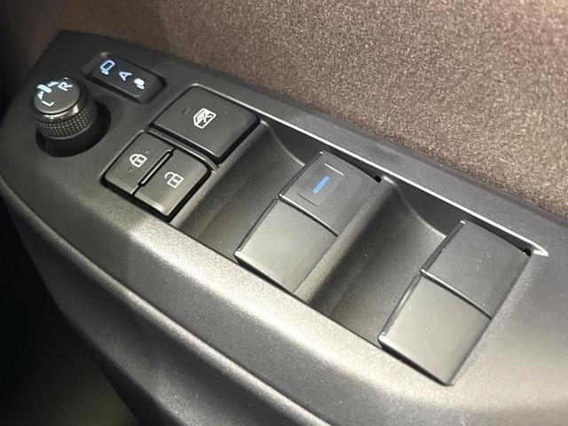 ヤリスクロス ハイブリッドＺ　純正８型ＤＡナビ付　バックカメラ　セーフティセンス　前席シートヒーター　電動パーキングブレーキ　パワーシート　オートマチックハイビーム　ＥＴＣ　ドライブレコーダー　スマートキー　禁煙車（48枚目）