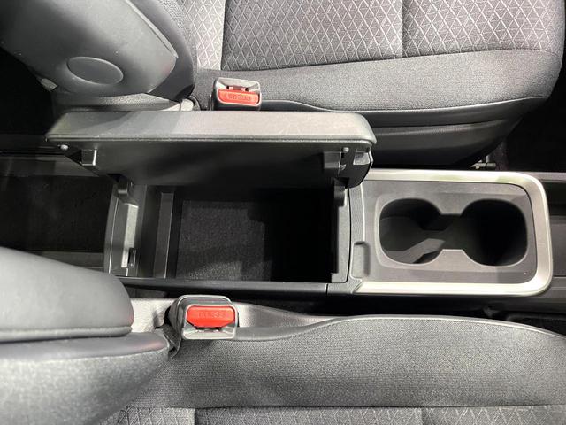 ヴォクシー ハイブリッドＳ－Ｇ　純正１０．５型ディスプレイオーディオ　後席モニター　快適利便ＰＫＧ　ハンズフリー両側電動スライドドア　レーダークルーズコントロール　バックカメラ　トヨタセーフティセンス　禁煙車（44枚目）