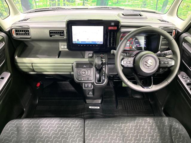 スペーシアギア ハイブリッドＸＺ　ターボ　純正９型ナビ　全方位モニター用カメラ　両側電動スライドドア　セーフティサポート　前席シートヒーター　ヘッドアップディスプレイ　スマートキー　オットマン　アームレスト　シートアンダーボックス　禁煙車（2枚目）