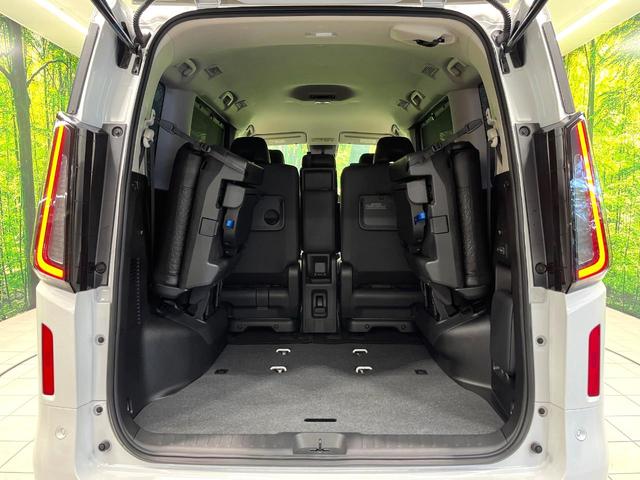 セレナ e-パワー ハイウェイスターV 純正12.3型ナビ アラウンドビューモニター インテリジェントエマージェンシーブレーキ プロパイロット 両側電動スライドドア シートヒーター ブラインドスポットモニター デジタルインナーミラー 禁煙車(10枚目)