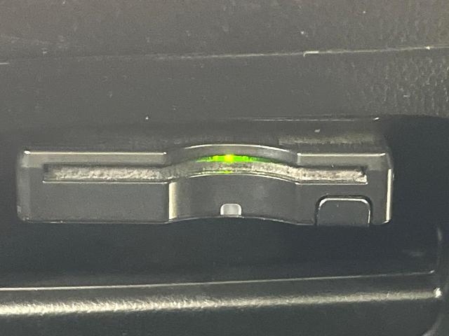 N-BOX G SSパッケージ SDナビ バックカメラ 両側電動スライドドア スマートキー HIDヘッドランプ オートライト ETC オートエアコン アイドリングストップ チップアップシート アームレスト 純正14インチアルミ(7枚目)