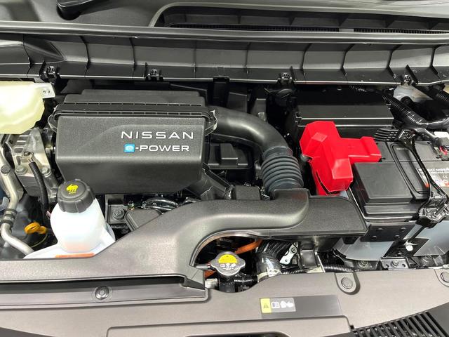 セレナ ｅ－パワー　ハイウェイスターＶ　登録済未使用車　純正１２．３型ナビ　アラウンドビューモニター　後方車輛検知　プロパイロット　インテリジェントエマージェンシーブレーキ　両側電動スライドドア　デジタルインナーミラー　ＥＴＣ２．０（19枚目）