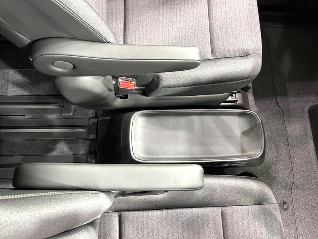 セレナ ｅ－パワー　ハイウェイスターＶ　登録済未使用車　純正１２．３型ナビ　アラウンドビューモニター　後方車輛検知　プロパイロット　インテリジェントエマージェンシーブレーキ　両側電動スライドドア　デジタルインナーミラー　ＥＴＣ２．０（47枚目）