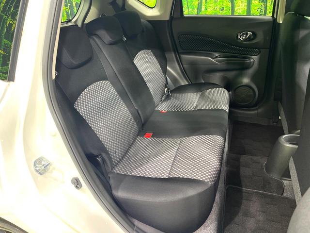 ノート ライダー ドライブレコーダー オーディオ スマートキー 革巻きステアリング アイドリングストップ 電動格納ミラー 純正15インチアルミ ヘッドライトレベライザー バニティミラー プライバシーガラス(9枚目)