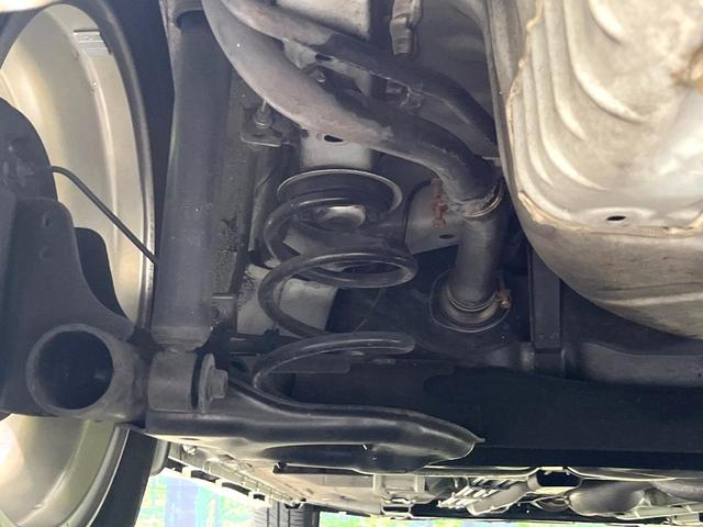 ノート ライダー ドライブレコーダー オーディオ スマートキー 革巻きステアリング アイドリングストップ 電動格納ミラー 純正15インチアルミ ヘッドライトレベライザー バニティミラー プライバシーガラス(21枚目)