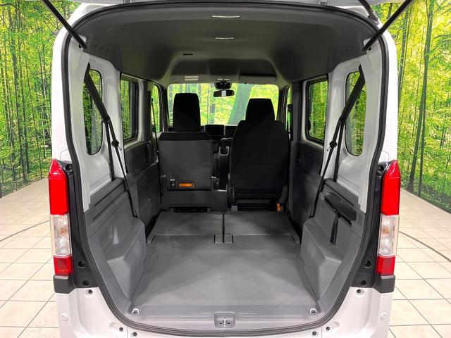 普段のお買い物や通勤、送迎等に十分な荷室スペースを確保しております。セカンドシートを倒すと、大きな荷物の積載も可能です♪