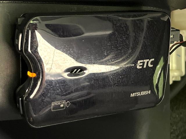 【ＥＴＣ】高速道路の料金所をストレスなく通過！話題のスポットやサービスエリアに多い「スマートＩＣ」利用時は必須のアイテムです。当店でセットアップを実施、ご納車当日からすぐにご利用いただけます！