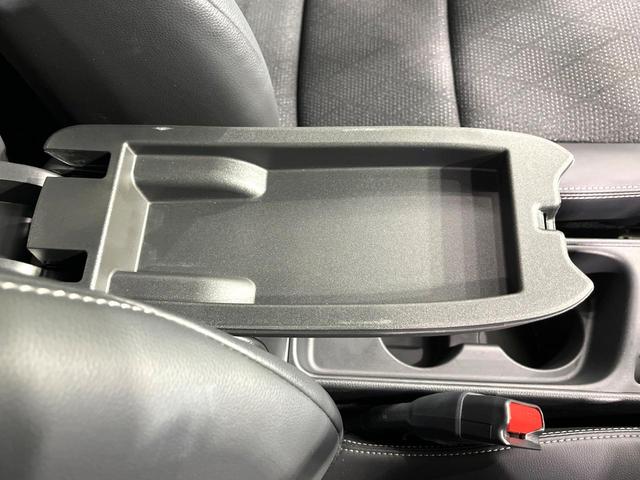 ヤリスクロス Ｚ　純正８型ディスプレイオーディオ　全周囲カメラ　ブラインドスポットモニター　シートヒーター　ステアリングヒーター　ドラレコ　ＥＴＣ　スマートキー　レーダークルーズ　パワーシート　ＬＥＤヘッドライト（70枚目）