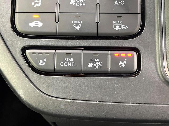 ステップワゴン ｅ：ＨＥＶスパーダ　プレミアムライン　純正１１．４型ナビ　マルチビューカメラシステム　ブラインドスポットインフォメーション　両側パワースライドドア　リアシートヒーター　ホンダセンシング　パワーバックドア　ＥＴＣ　ドライブレコーダー　禁煙車（7枚目）