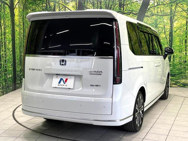ステップワゴン ｅ：ＨＥＶスパーダ　プレミアムライン　純正１１．４型ナビ　マルチビューカメラシステム　ブラインドスポットインフォメーション　両側パワースライドドア　リアシートヒーター　ホンダセンシング　パワーバックドア　ＥＴＣ　ドライブレコーダー　禁煙車（18枚目）