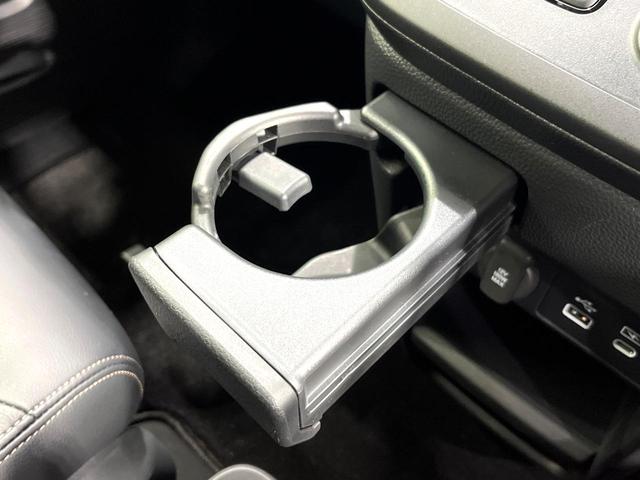 ステップワゴン ｅ：ＨＥＶスパーダ　プレミアムライン　純正１１．４型ナビ　マルチビューカメラシステム　ブラインドスポットインフォメーション　両側パワースライドドア　リアシートヒーター　ホンダセンシング　パワーバックドア　ＥＴＣ　ドライブレコーダー　禁煙車（53枚目）