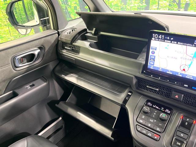 ステップワゴン ｅ：ＨＥＶスパーダ　プレミアムライン　純正１１．４型ナビ　マルチビューカメラシステム　ブラインドスポットインフォメーション　両側パワースライドドア　リアシートヒーター　ホンダセンシング　パワーバックドア　ＥＴＣ　ドライブレコーダー　禁煙車（55枚目）