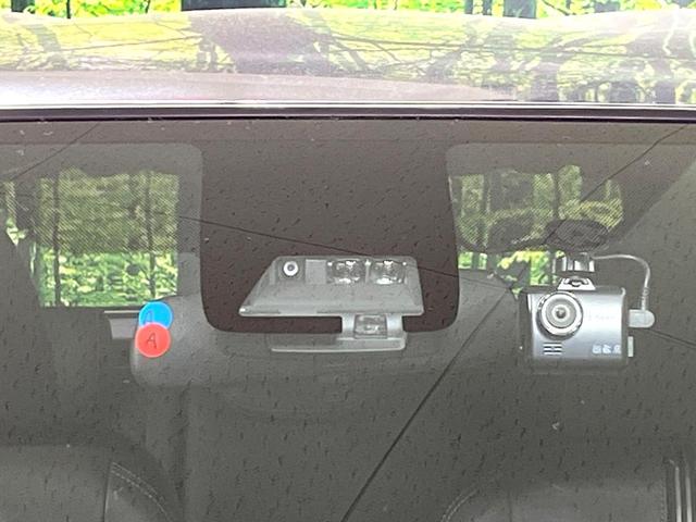 アクア クロスオーバー　グラム　純正ナビ　バックカメラ　セーフティセンス　スマートキー　前席シートヒーター　ＬＥＤヘッドランプ　オートライト　ＥＴＣ　ドライブレコーダー　ハーフレザーシート　ステアリングスイッチ　禁煙車（7枚目）