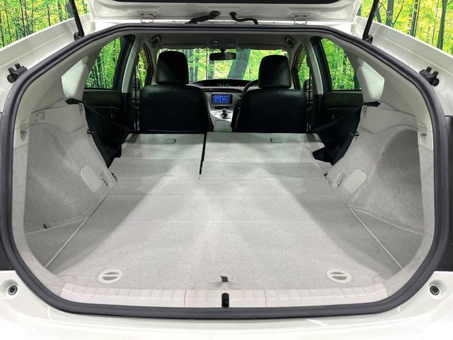 プリウス Ｓツーリングセレクション・マイコーデ　純正ナビ　バックカメラ　ＬＥＤヘッドランプ　ＥＴＣ　Ｂｌｕｅｔｏｏｔｈ再生　スマートキー　ヘッドランプウォッシャー　オートエアコン　アームレスト　純正１７インチアルミ　禁煙車（32枚目）