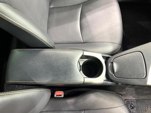 プリウス Ｓツーリングセレクション・マイコーデ　純正ナビ　バックカメラ　ＬＥＤヘッドランプ　ＥＴＣ　Ｂｌｕｅｔｏｏｔｈ再生　スマートキー　ヘッドランプウォッシャー　オートエアコン　アームレスト　純正１７インチアルミ　禁煙車（33枚目）