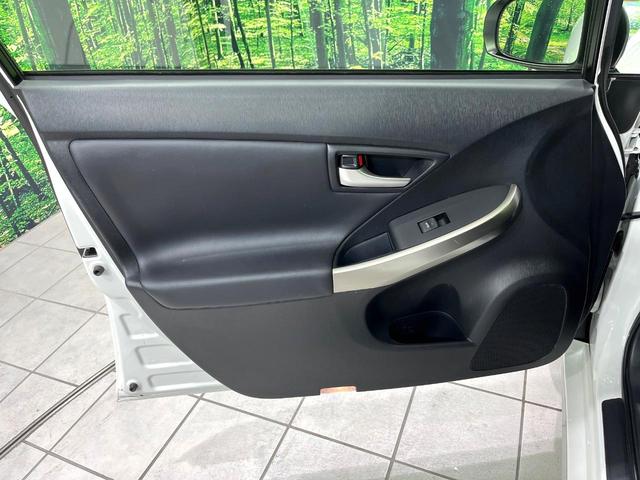 プリウス Ｓツーリングセレクション・マイコーデ　純正ナビ　バックカメラ　ＬＥＤヘッドランプ　ＥＴＣ　Ｂｌｕｅｔｏｏｔｈ再生　スマートキー　ヘッドランプウォッシャー　オートエアコン　アームレスト　純正１７インチアルミ　禁煙車（34枚目）