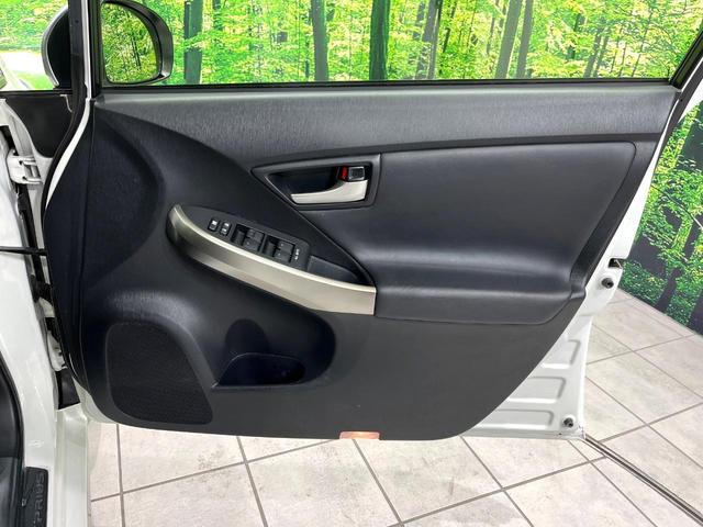 プリウス Ｓツーリングセレクション・マイコーデ　純正ナビ　バックカメラ　ＬＥＤヘッドランプ　ＥＴＣ　Ｂｌｕｅｔｏｏｔｈ再生　スマートキー　ヘッドランプウォッシャー　オートエアコン　アームレスト　純正１７インチアルミ　禁煙車（35枚目）