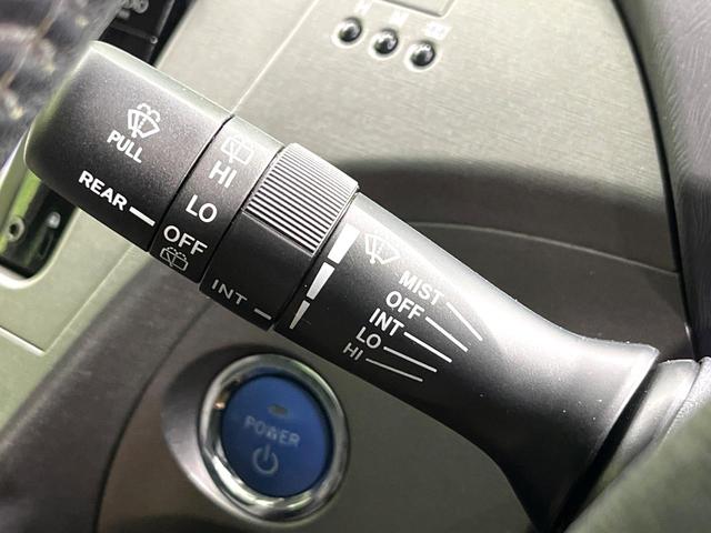 プリウス Ｓツーリングセレクション・マイコーデ　純正ナビ　バックカメラ　ＬＥＤヘッドランプ　ＥＴＣ　Ｂｌｕｅｔｏｏｔｈ再生　スマートキー　ヘッドランプウォッシャー　オートエアコン　アームレスト　純正１７インチアルミ　禁煙車（40枚目）