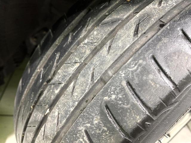 プリウス Ｓツーリングセレクション・マイコーデ　純正ナビ　バックカメラ　ＬＥＤヘッドランプ　ＥＴＣ　Ｂｌｕｅｔｏｏｔｈ再生　スマートキー　ヘッドランプウォッシャー　オートエアコン　アームレスト　純正１７インチアルミ　禁煙車（64枚目）