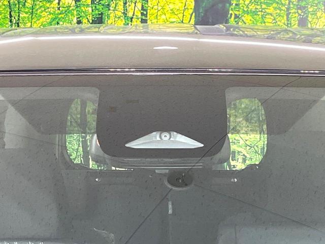 シエンタ ハイブリッドＸ　登録済未使用車　７人乗り　セーフティセンス　電動スライドドア　レーダークルーズコントロール　スマートキー　ＬＥＤヘッドランプ　車線逸脱警報　オートマチックハイビーム　ヘッドライトレベライザー（4枚目）