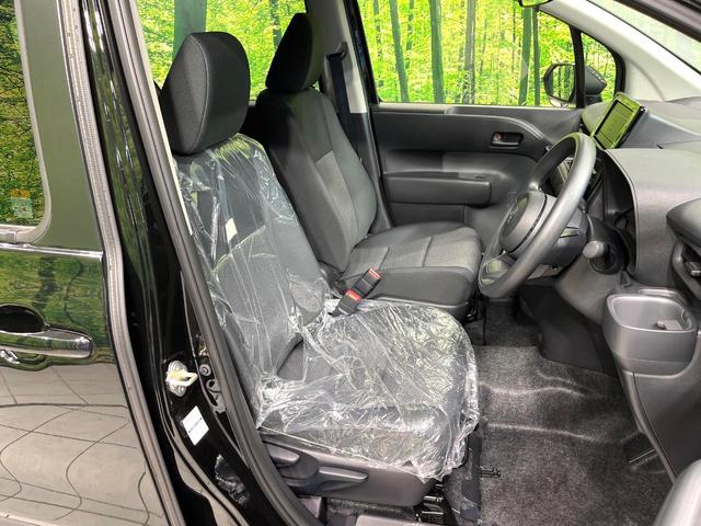 シエンタ ハイブリッドＸ　登録済未使用車　７人乗り　セーフティセンス　電動スライドドア　レーダークルーズコントロール　スマートキー　ＬＥＤヘッドランプ　車線逸脱警報　オートマチックハイビーム　ヘッドライトレベライザー（8枚目）