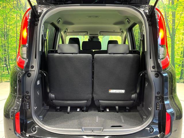 シエンタ ハイブリッドＸ　登録済未使用車　７人乗り　セーフティセンス　電動スライドドア　レーダークルーズコントロール　スマートキー　ＬＥＤヘッドランプ　車線逸脱警報　オートマチックハイビーム　ヘッドライトレベライザー（11枚目）