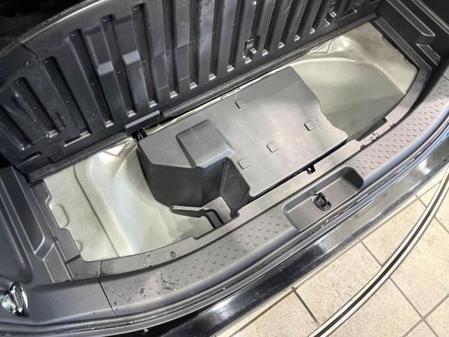 シエンタ ハイブリッドＸ　登録済未使用車　７人乗り　セーフティセンス　電動スライドドア　レーダークルーズコントロール　スマートキー　ＬＥＤヘッドランプ　車線逸脱警報　オートマチックハイビーム　ヘッドライトレベライザー（58枚目）