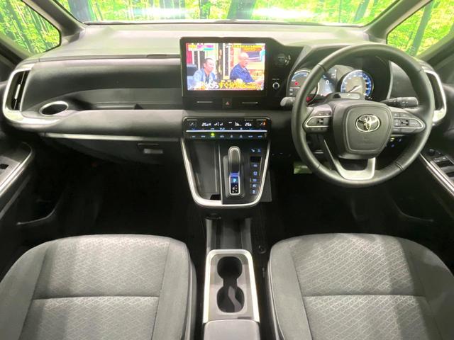 ノア ハイブリッドＳ－Ｇ　純正１０．５型ナビ　トヨタチームメイト　快適利便ＰＫＧ　後席モニター　ユニバーサルステップ　全周囲カメラ　衝突被害軽減システム　レーダークルーズ　ＬＥＤヘッド　ＥＴＣ２．０　オートハイビーム（2枚目）
