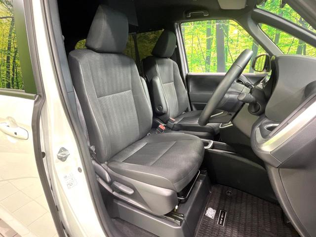 ノア ハイブリッドＳ－Ｇ　純正１０．５型ナビ　トヨタチームメイト　快適利便ＰＫＧ　後席モニター　ユニバーサルステップ　全周囲カメラ　衝突被害軽減システム　レーダークルーズ　ＬＥＤヘッド　ＥＴＣ２．０　オートハイビーム（8枚目）