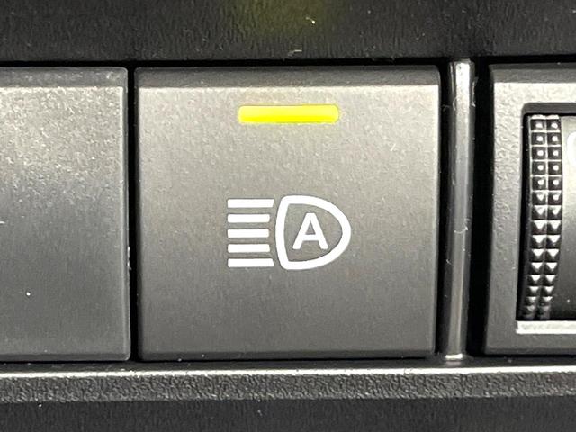 ノア ハイブリッドＳ－Ｇ　純正１０．５型ナビ　トヨタチームメイト　快適利便ＰＫＧ　後席モニター　ユニバーサルステップ　全周囲カメラ　衝突被害軽減システム　レーダークルーズ　ＬＥＤヘッド　ＥＴＣ２．０　オートハイビーム（40枚目）