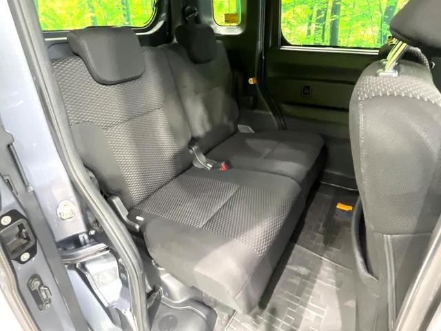 後部座席も気になるようなキズ・汚れやへたり等、大きなダメージはなく、良好な状態です。