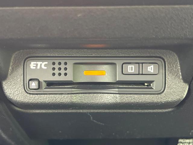 フリードハイブリッド ハイブリッド SDナビ バックカメラ 電動スライドドア スマートキー HIDヘッドランプ フルセグTV Bluetooth再生 オートライト ドライブレコーダー ETC 電動格納ミラー オートエアコン(7枚目)