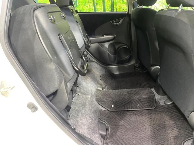 フィット １３Ｇ・スマートセレクション　ファインスタイル　純正ナビ　バックカメラ　スマートキー　ＨＩＤヘッドライト　ビルトインＥＴＣ　ドライブレコーダー　１４インチアルミホイール　オートライト　オートエアコン　ＣＤ　ＴＶ　電動格納ミラー　禁煙（10枚目）