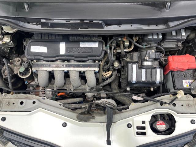 フィット １３Ｇ・スマートセレクション　ファインスタイル　純正ナビ　バックカメラ　スマートキー　ＨＩＤヘッドライト　ビルトインＥＴＣ　ドライブレコーダー　１４インチアルミホイール　オートライト　オートエアコン　ＣＤ　ＴＶ　電動格納ミラー　禁煙（19枚目）