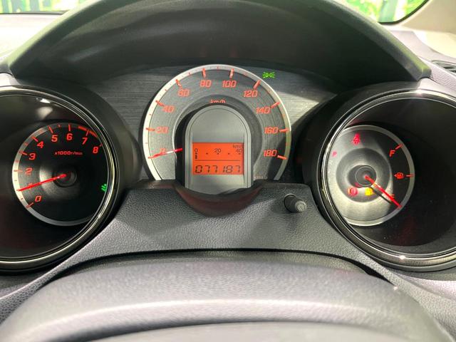 フィット １３Ｇ・スマートセレクション　ファインスタイル　純正ナビ　バックカメラ　スマートキー　ＨＩＤヘッドライト　ビルトインＥＴＣ　ドライブレコーダー　１４インチアルミホイール　オートライト　オートエアコン　ＣＤ　ＴＶ　電動格納ミラー　禁煙（26枚目）