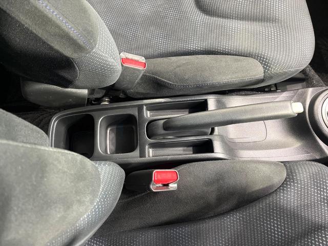 フィット １３Ｇ・スマートセレクション　ファインスタイル　純正ナビ　バックカメラ　スマートキー　ＨＩＤヘッドライト　ビルトインＥＴＣ　ドライブレコーダー　１４インチアルミホイール　オートライト　オートエアコン　ＣＤ　ＴＶ　電動格納ミラー　禁煙（44枚目）