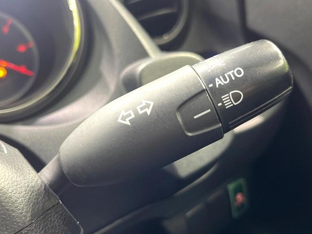 フィット １３Ｇ・スマートセレクション　ファインスタイル　純正ナビ　バックカメラ　スマートキー　ＨＩＤヘッドライト　ビルトインＥＴＣ　ドライブレコーダー　１４インチアルミホイール　オートライト　オートエアコン　ＣＤ　ＴＶ　電動格納ミラー　禁煙（51枚目）