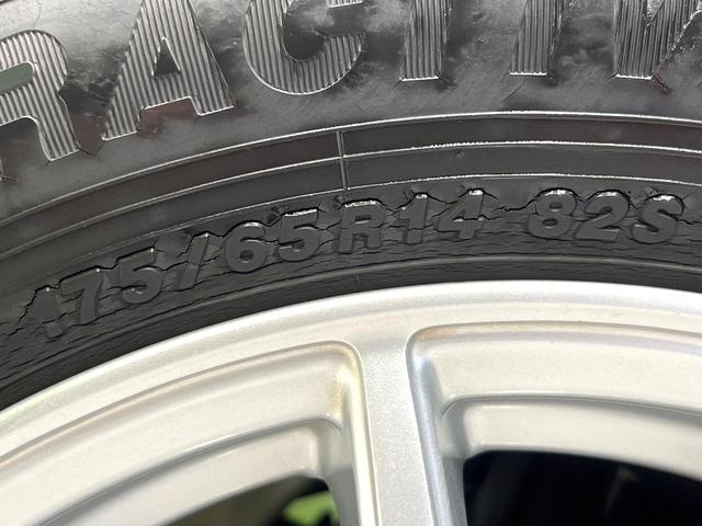 フィット １３Ｇ・スマートセレクション　ファインスタイル　純正ナビ　バックカメラ　スマートキー　ＨＩＤヘッドライト　ビルトインＥＴＣ　ドライブレコーダー　１４インチアルミホイール　オートライト　オートエアコン　ＣＤ　ＴＶ　電動格納ミラー　禁煙（60枚目）