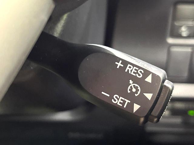 ヴォクシー ＺＳ　煌ＩＩＩ　純正９型ナビ　両側パワースライドドア　フリップダウンモニター　クルーズコントロール　トヨタセーフティセンス　バックカメラ　ＥＴＣ　ドライブレコーダー　ＬＥＤヘッドライト　純正１６インチアルミホイール（7枚目）