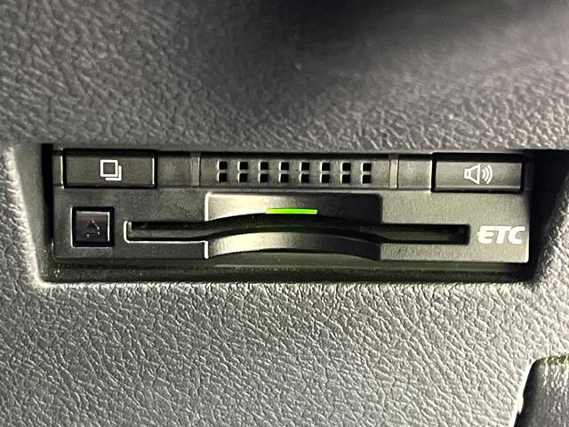 カローラフィールダー ハイブリッドG エアロツアラー・ダブルバイビー 純正SDナビ バックカメラ ハーフレザーシート ETC HIDヘッドランプ フォグランプ スマートキー オートライト オートエアコン フルセグTV Bluetooth再生 禁煙車(6枚目)