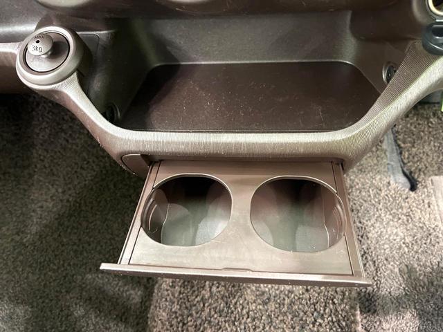 パッソ プラスハナ　純正ナビ　バックカメラ　ＥＴＣ　オートエアコン　スマートキー　ＨＩＤヘッド　電動格納ミラー　パワーウィンドウ　プライバシーガラス　盗難防止システム　純正１４インチアルミホイール（39枚目）