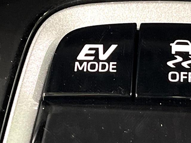 カローラクロス ハイブリッド　Ｚ　１０．５インチディスプレイ　全周囲カメラ　レーダークルーズ　禁煙車　前席シートヒーター　パワーシート　コーナーセンサー　スマートキー　ＬＥＤヘッド　ＥＴＣ２．０　純正１８インチアルミ　オートハイビーム（72枚目）