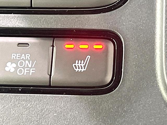 ステップワゴン ｅ：ＨＥＶスパーダ　登録済未使用車　純正１１．４型ナビ　バックカメラ　両側電動スライドドア　ホンダセンシング　パワーバックドア　ブラインドスポットモニター　前席シートヒーター　電動パーキングブレーキ（29枚目）