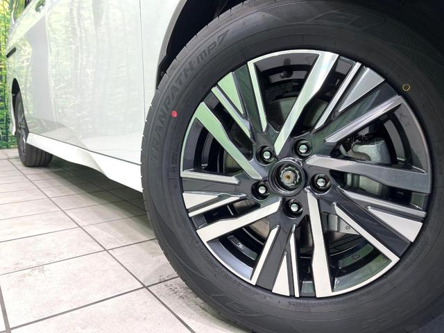 セレナ ハイウェイスターＶ　登録済未使用車　純正１２．３型ナビ　全周囲カメラ　両側電動スライドドア　インテリジェントエマージェンシーブレーキ　ブラインドスポットモニター　ＥＴＣ　ドライブレコーダー（14枚目）