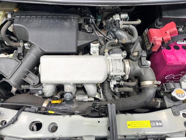 ノート メダリスト　純正ナビ　アラウンドビューモニター　ＨＩＤヘッドランプ　スマートキー　オートエアコン　オートライト　フォグランプ　ＥＴＣ　アームレスト　電動格納ミラー　アイドリングストップ　禁煙車（18枚目）