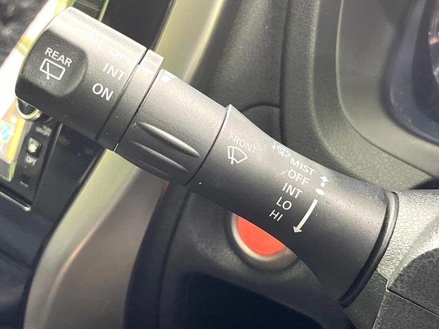 ノート メダリスト　純正ナビ　アラウンドビューモニター　ＨＩＤヘッドランプ　スマートキー　オートエアコン　オートライト　フォグランプ　ＥＴＣ　アームレスト　電動格納ミラー　アイドリングストップ　禁煙車（42枚目）