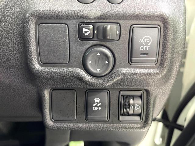 ノート メダリスト　純正ナビ　アラウンドビューモニター　ＨＩＤヘッドランプ　スマートキー　オートエアコン　オートライト　フォグランプ　ＥＴＣ　アームレスト　電動格納ミラー　アイドリングストップ　禁煙車（45枚目）