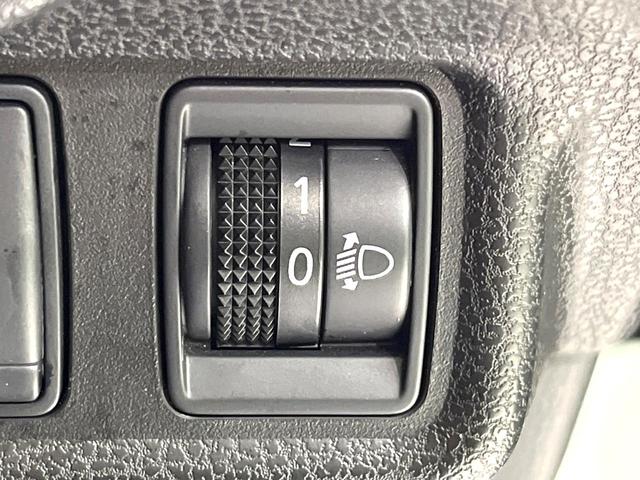 ノート メダリスト　純正ナビ　アラウンドビューモニター　ＨＩＤヘッドランプ　スマートキー　オートエアコン　オートライト　フォグランプ　ＥＴＣ　アームレスト　電動格納ミラー　アイドリングストップ　禁煙車（49枚目）