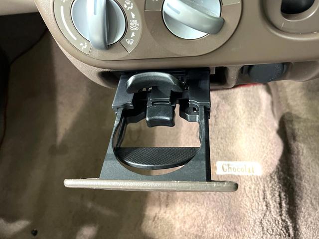 アルトラパンショコラ G オーディオ スマートキー HIDヘッドランプ オートライト アイドリングストップ ベンチシート アームレスト 電動格納ミラー パワーウィンドウ 禁煙車(32枚目)